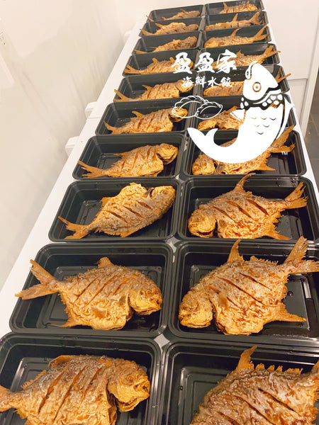 青岛秘制熏鱼新鲜制作，新油炸后入味熏煮，地道美味 团团圆圆一整条，冷吃，加热都美味。新鲜送货上门。500/600g的鱼制作而成 吃的时候请注意鱼刺哦